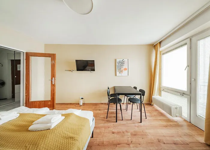 Next To Karlsplatz/karlskirche